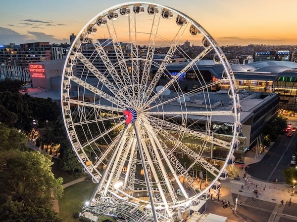 Marvel at Scenic Vistas from The Wheel of Brisbane