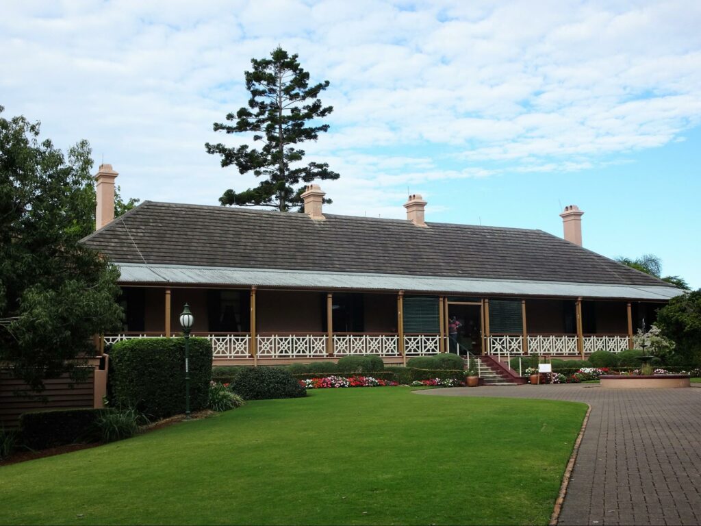 Newstead House